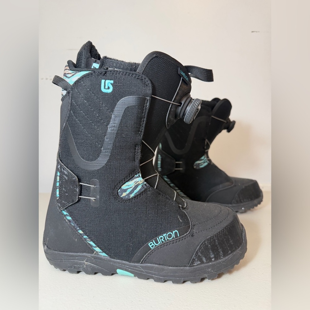 Burton limelight Boa  Women’s  Snowboarding size 8.5 never used!